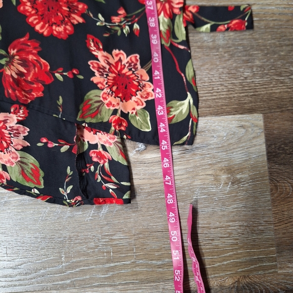 Forever 21 "Contemporary Floral Wrap" Dress, Size Medium CN165/92A - Picture 13 of 13